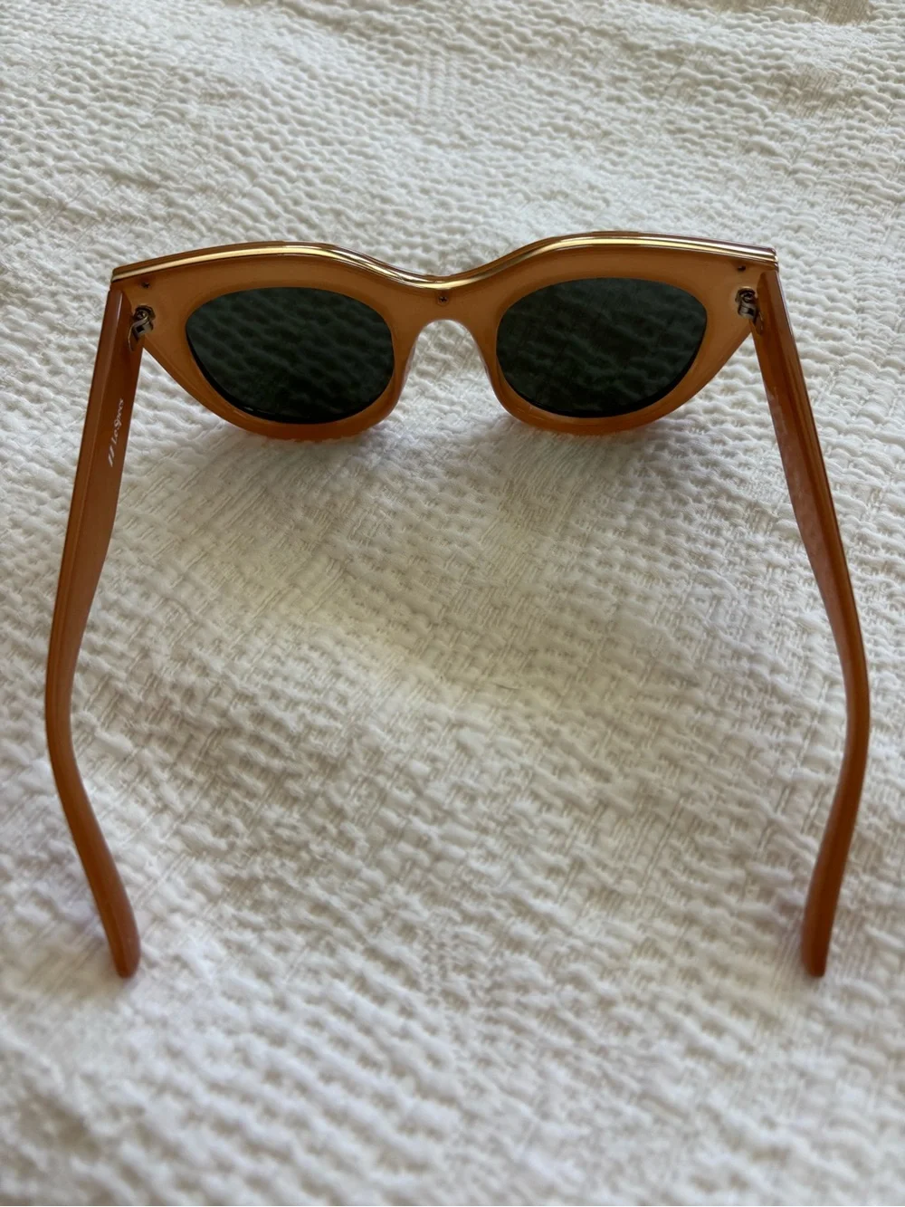Le Specs Air Heart sunglasses - Picture 3 of 4